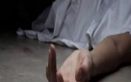 अधेड़ ने लाइसेंसी रिवॉल्वर से गोली मारकर किया सुसाइड:सीतापुर के अटरिया में आवाज सुनकर दौड़े लोग, बीमारी से परेशान था
