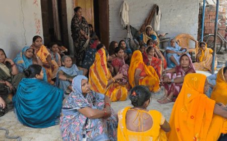 अयोध्या में स्कूटी से टकराई अर्टिगा कार, 2 की मौत:रायबरेली रोड पर हुआ हादसा, ड्राइवर गाड़ी छोड़कर फरार