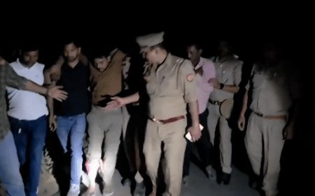 झांसी में चोरी करने वाले सगे भाई मुठभेड़ में गिरफ्तार:एक के पैर में गोली लगी, दिन में ऑटो चलाकर रैकी करते थे, रात में उड़ाते थे माल