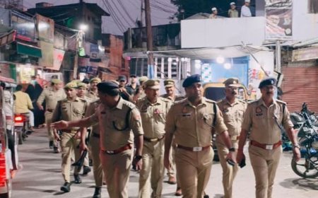 सर्राफा बाजार और भीड़भाड़ वाले इलाकों का निरीक्षण:अमरोहा में दीपावली से पहले सुरक्षा को लेकर पुलिसकर्मियों को दिए निर्देश