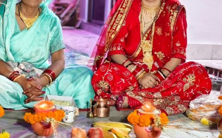 हमीरपुर में करवा चौथ का पर्व:सुहागिनों ने सुनी अखंड सौभाग्य कथा, बादलों के बीच हुआ चंद्र दर्शन
