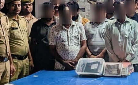 बुलंदशहर में जुआ खेलते 13 लोग गिरफ्तार:दो लाख से ज्यादा कैश और 15 मोबाइल फोन जब्त
