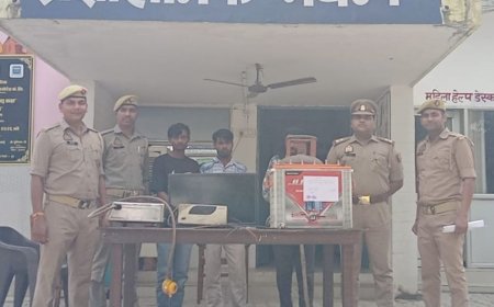 खाली मकान से चोरी करने वाले 3 आरोपी गिरफ्तार:पुलिस ने 10 घंटे में इन्वर्टर-बैटरी, एलसीडी समेत घरेलू सामान बरामद किया