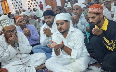 संभल में सालाना उर्स का कुल शरीफ के साथ समापन:अमन-चैन की दुआ में उठे सैकड़ों हाथ, रातभर सजी महफिल-ए-समा