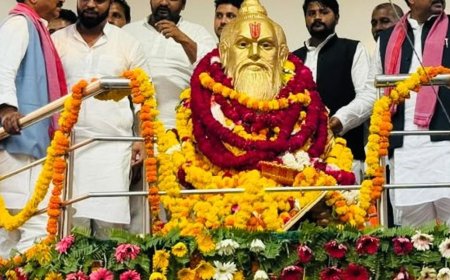 लखनऊ में महर्षि वाल्मीकि जयंती समारोह:श्याम लाल पाल बोले- महर्षि वाल्मीकि की रामायण समानता और भ्रातृत्व का मार्ग दिखाती है