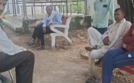 जालौन में गमछे से लटका मिला मजदूर का शव:मिट्टी के उपकरण बनाकर चलाता था परिवार, पोस्टमार्टम रिपोर्ट का इंतजार