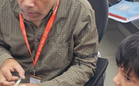बागपत में डॉक्टर-फार्मासिस्ट पर केस दर्ज:काली पट्टी बांधकर काम कर रहे स्वास्थ्यकर्मी, 72 घंटे में केस वापस न होने पर आंदोलन की चेतावनी
