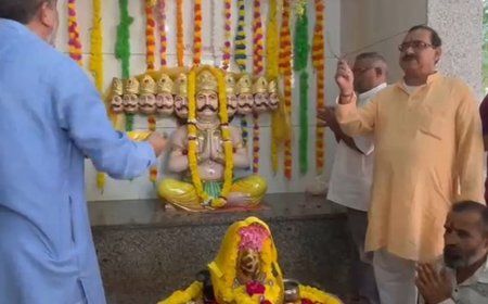 मथुरा में 26 साल से हो रही रावण की पूजा:यमुना किनारे लंकेश्वर महादेव मंदिर में आराधना; लंकेश भक्त मंडल ने पुतला दहन का किया विरोध