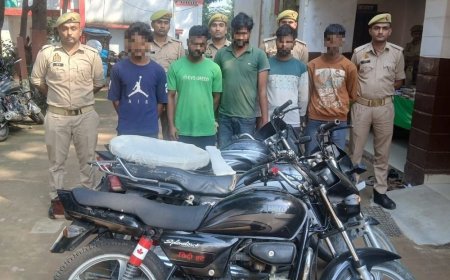 बिजली के तार चोरी करने वाले 5 आरोपी:बिजनौर में तार के बंडल और तीन बाइक बरामद कीं