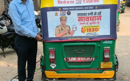 लखनऊ में साइबर सुरक्षा अभियान:विभूतिखंड के वाहनों पर चस्पा पोस्टर, अधिकारियों ने लोगों को किया सतर्क