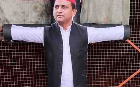 अखिलेश यादव के बयान के खिलाफ उत्तराखंड समाज का प्रदर्शन:24 घंटे में माफी मांगने की मांग, FIR दर्ज कराने के लिए दिया ज्ञापन
