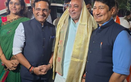 मऊ में प्रभारी मंत्री दयाशंकर सिंह ने ली सीपीआर ट्रेनिंग:शारदा नारायण हॉस्पिटल ने शुरू किया स्वास्थ्य सुरक्षा अभियान, प्रदेशभर में फैलेगा