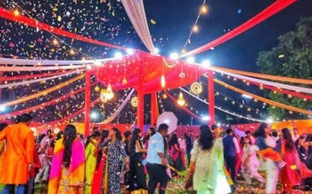 लखनऊ के अलीगंज में गरबा वर्कशॉप का आयोजन:स्टूडेंट्स, टीचर्स और इन्फ्लुएंसर्स ने सीखे गरबा स्टेप्स; 24 अक्टूबर को होगा मेगा इवेंट