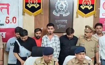ऑनलाइन सट्टेबाजी गिरोह के पांच आरोपी गिरफ्तार:32 मोबाइल, 46 सिम; लैपटॉप, यूके के सिम कार्ड और एटीएम कार्ड जब्त