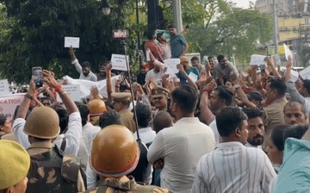 यूपी में व्यवस्था परिवर्तन के लिए हिंसा पर नौकरी नहीं:सरकारी नौकरी में कैरेक्टर सर्टिफिकेट के नियम बदले; पेपर लीक के आरोपियों पर भी रोक