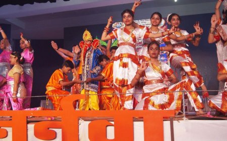 शिक्षा निकेतन में 'वंदे मातरम्' के 150 साल का जश्न:'पुनर्नवा' सांस्कृतिक संध्या में छात्रों ने बिखेरी भारतीय संस्कृति की छटा