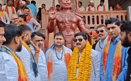 150 समर्थकों के साथ अयोध्या पहुंचे पूर्व विधायक बाबा गोरखनाथ:गाजे-बाजे के साथ राम मंदिर पहुंचे समर्थक, बोले- मेरा सफर किसी तूफान के डर से रुकता नहीं