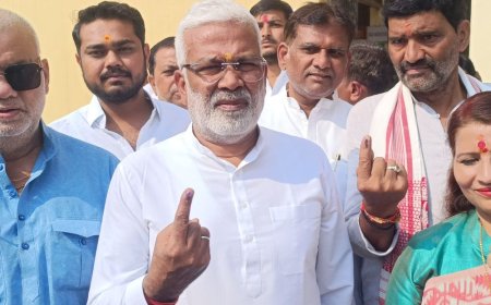 उरई में जल शक्ति मंत्री ने किया मतदान:बोले- यूपी की 11 एमएलसी सीटों पर भाजपा की एकतरफा जीत होगी