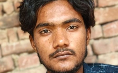 ट्रैक्टर-ट्रॉली ने बाइक को मारी टक्कर, एक दोस्त की मौत:संभल में  साप्ताहिक बाजार जा रहे थे तीनों दोस्त, दो की हालत गंभीर