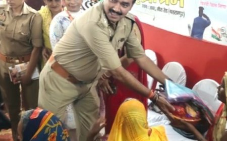 बलरामपुर में बुजुर्गों के बीच पहुंचे एसपी-एएसपी:फल-मिठाई, कंबल और अंगवस्त्र देकर बुजुर्गों का जाना हालचाल