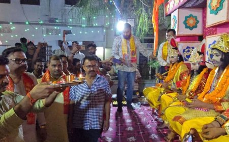 कन्नौज में धूमधाम से निकली रामबारात, जयकारों से गूंजा शहर:देवी-देवताओं की झांकियों ने मोहा मन, मंत्री असीम अरुण ने पत्नी संग उतारी आरती