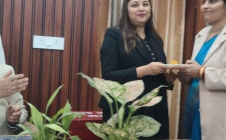 स्नेहलता त्रिपाठी बनीं स्थायी लोक अदालत की सदस्य:जनपद न्यायाधीश ने दिलाया पदभार, न्यायपीठ को मिलेगी मजबूती; कई न्यायिक अधिकारी रहे मौजूद