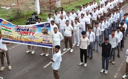 चित्रकूट में रन फॉर यूनिटी दौड़:सिपाही सर्वजीत और महिला सिपाही पूनम पटेल अपने वर्ग में फर्स्ट रहे