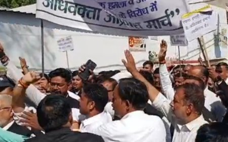 बहराइच में वकीलों ने काला दिवस मनाया:हमलावरों की गिरफ्तारी की मांग, आंदोलन की चेतावनी
