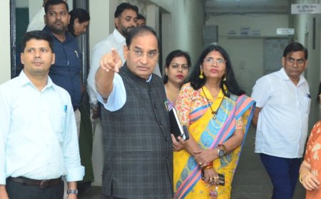 गोरखपुर विश्वविद्यालय में कुलपति ने किया निरीक्षण:विभिन्न विभागों की कार्यप्रणाली परखी, गुणवत्तापूर्ण शिक्षा और शोध पर जोर