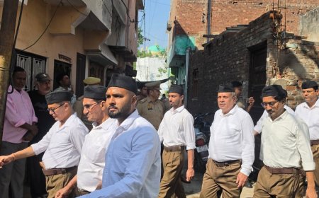 संभल में विजयदशमी पर RSS का पथ संचलन निकला:विवादित धार्मिक स्थल के निकट से होकर गुजरा, चार थानों की पुलिस