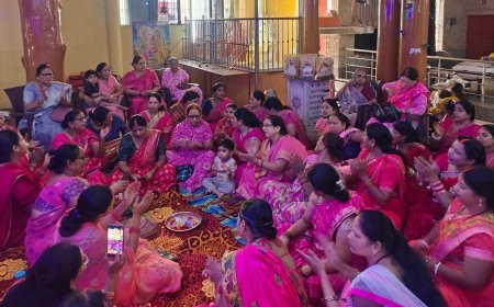 लखनऊ के शिवभोला मंदिर में नवरात्रि पर भक्ति का संगम:महिला मंडली ने भजन-कीर्तन और नृत्य से मंदिर को भक्तिमय किया, 15 साल से जारी है परंपरा
