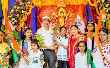 वाराणसी में कन्या पूजन में बांटे गए पौधे:अष्टमी कार्यक्रम में पर्यावरण का दिया संदेश, स्वच्छता संग प्लास्टिक मुक्ति की अपील