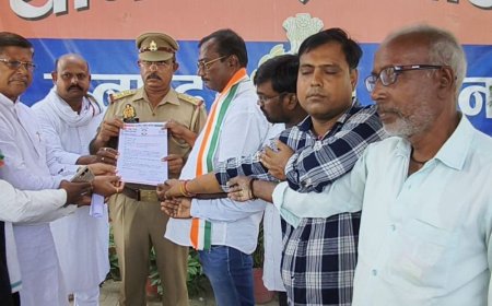 राहुल, सोनिया और प्रियंका गांधी पर अभद्र टिप्पणी का आरोप:जौनपुर में सोशल मीडिया पर बनाया वीडियो, कांग्रेसियों ने थाने में दी तहरीर