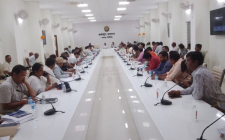 देवरिया में उद्योग-व्यापार बंधु की बैठक:व्यापारियों और श्रमिकों की समस्याओं के त्वरित निस्तारण के निर्देश