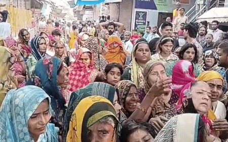 छापे के दौरान तीसरी मंजिल से गिरा युवक:मौत के बाद भड़के परिजन; पुलिस पर छत फेंकने का आरोप