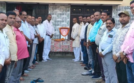 शिक्षिका के परिवार को मिलेगी 50 लाख की मदद:कुशीनगर में TSCT इसी महीने खाते में भेजेगी रकम, हार्ट अटैक से हुई थी मौत