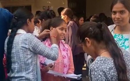 गोंडा में परीक्षा देने आजमगढ़, गोरखपुर से आए परीक्षार्थी:पहली पाली में 1729 अभ्यर्थियों ने छोड़ी परीक्षा, 16 केंद्रों पर 5399 ने दिया एग्जाम