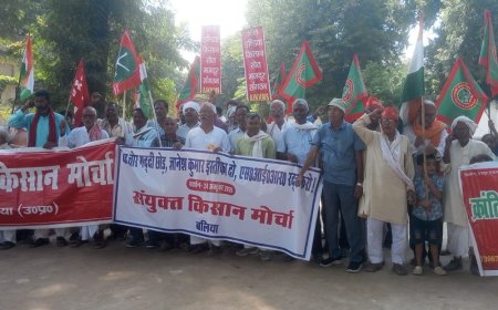 किसान मोर्चा ने CEC-ज्ञानेश कुमार को हटाने की मांग की:राष्ट्रपति को संबोधित ज्ञापन डीएम प्रतिनिधि को दिया, लंबित मांगों को पूरा करने की अपील