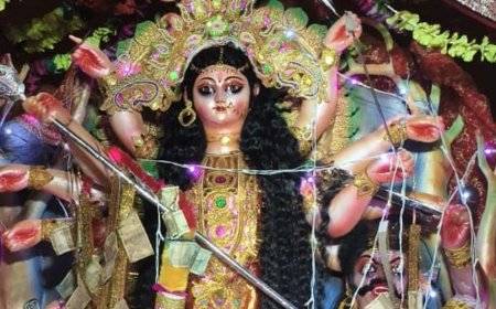 श्रावस्ती में पांचवें दिन मां स्कंदमाता की आराधना:कई जगह हटी माता के आंखों से पट्टी, देवी जागरण से भक्तिमय रहा माहौल, उमड़ा आस्था का सैलाब
