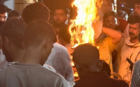 लखनऊ में नवमी पर मंदिरों में उमड़े भक्त:माता सिद्धिदात्री की पूजा-अर्चना,दिनभर होगा कन्या पूजन , मंदिरों में माता की जयकारा कि गूंज
