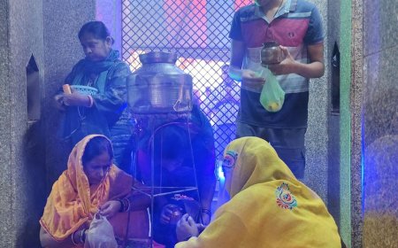 उन्नाव में नवरात्रि के पांचवें दिन मां स्कंदमाता की पूजा:मंदिरों में उमड़ी श्रद्धालुओं की भीड़, मनोकामनाएं पूरी होने की मान्यता