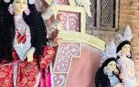 अम्बेडकरनगर में 2043 दुर्गा पंडाल सजेंगे, सुरक्षा के कड़े इंतजाम:मूर्तिकार 6 महीने से बना रहे प्रतिमाएं, 17 अक्टूबर से सजेंगे शहर के पूजा पांडाल