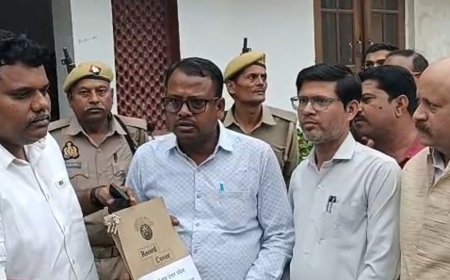 सीतापुर में सिंचाई कर्मचारियों ने मांगों को लेकर प्रदर्शन किया:70 साल पुरानी सेवा नियमावली में बदलाव, पे-ग्रेड 2400 करने और संख्या बढ़ाने की मांग