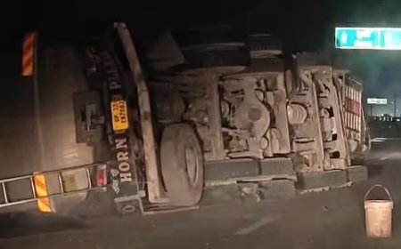 लखनऊ में फॉर्मलिन टैंकर पलटा, 50 से ज्यादा छात्रावासों में अफरातफरी
