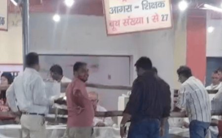 आगरा MLC चुनाव में बूथ कैप्चरिंग पर बड़ा एक्शन:सेक्टर मजिस्ट्रेट समेत 6 अधिकारी सस्पेंड, 21 पर कार्रवाई के आदेश