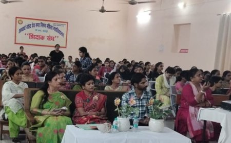 कानपुर महिला महाविद्यालय में मधुमक्खी कार्यशाला:शैक्षणिक गतिविधियों में भाग लेने, व्यावहारिक अनुभव के लिए किया प्रेरित