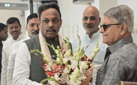 अपने हर बूथ के सामाजिक-राजनीतिक समीकरण तैयार करें:विनोद तावड़ ने अवध के जिलाध्यक्ष, प्रभारियों के साथ बैठक की, क्षेत्रीय समिति के साथ किया मंथन