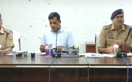 देवरिया में एमएलसी चुनाव के लिए पुलिसकर्मियों की ब्रीफिंग:निष्पक्ष और शांतिपूर्ण चुनाव के लिए सतर्कता बरतने, लापरवाही न करने के निर्देश दिए गए