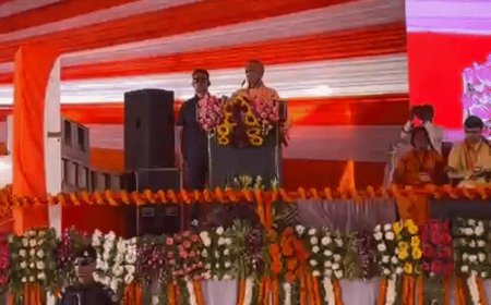 योगी बोले- महापुरुषों का सम्मान किसी परिवार की बपौती नहीं:प्रयागराज में मसुरियादीन की प्रतिमा का अनावरण, कांग्रेस पर हमला