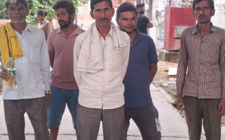 बदायूं में विवाहिता का शव फंदे पर लटका मिला:मायके वालों ने हत्या का आरोप लगाया, पति ने अफेयर में जान देने की बात कही